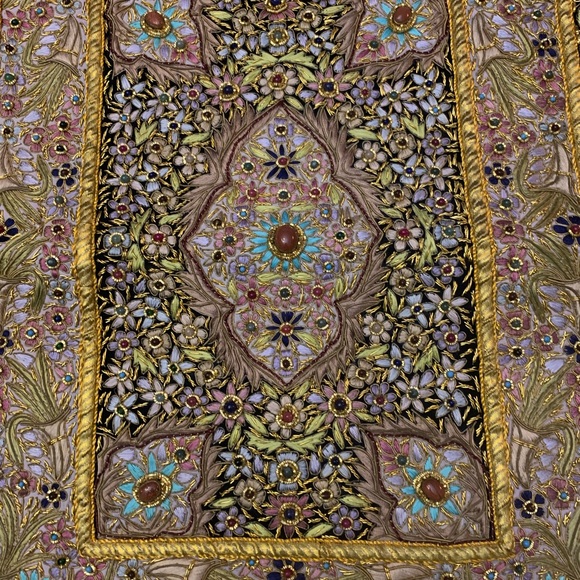 Jewel carpet handmade with velvet vase - Picture 7 of 15